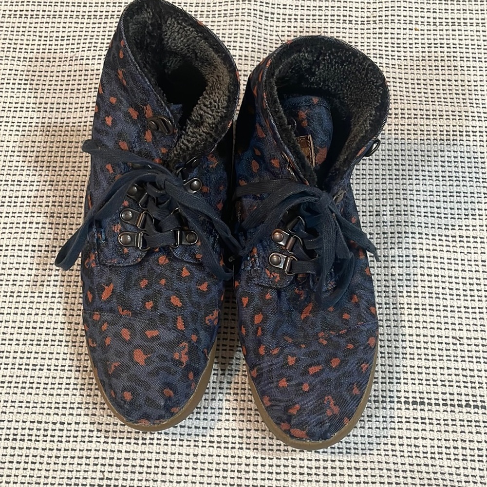 Toms booties